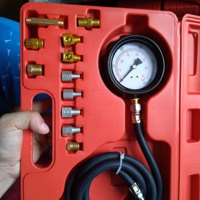 Bộ đồng hồ đo áp suất dầu nhớt hộp số động cơ.